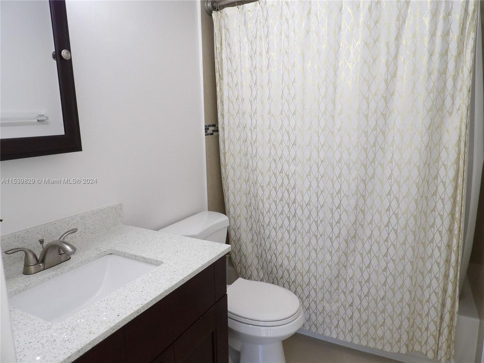 Недавно арендовано: $2,700 (2 спален, 2 ванн, 1395 Квадратных фут)