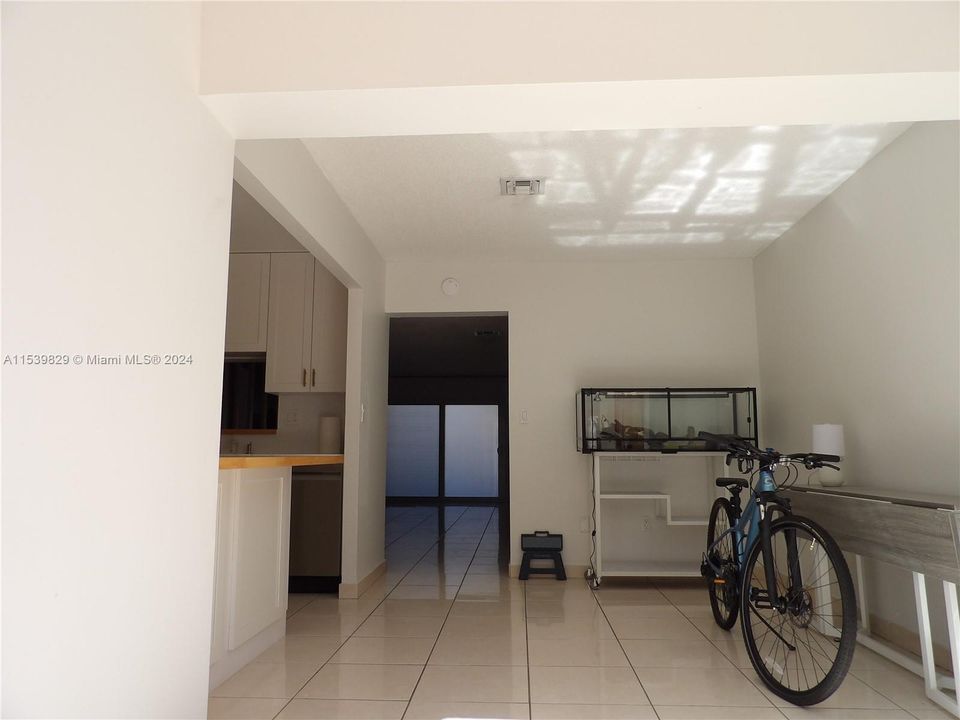 Недавно арендовано: $2,700 (2 спален, 2 ванн, 1395 Квадратных фут)