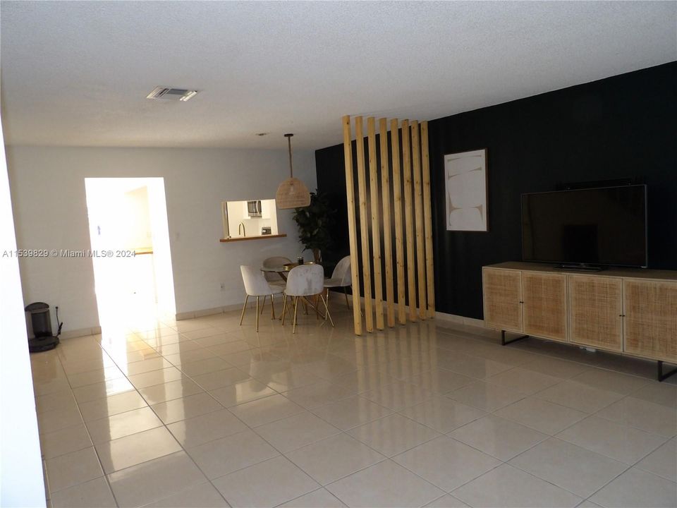 Недавно арендовано: $2,700 (2 спален, 2 ванн, 1395 Квадратных фут)