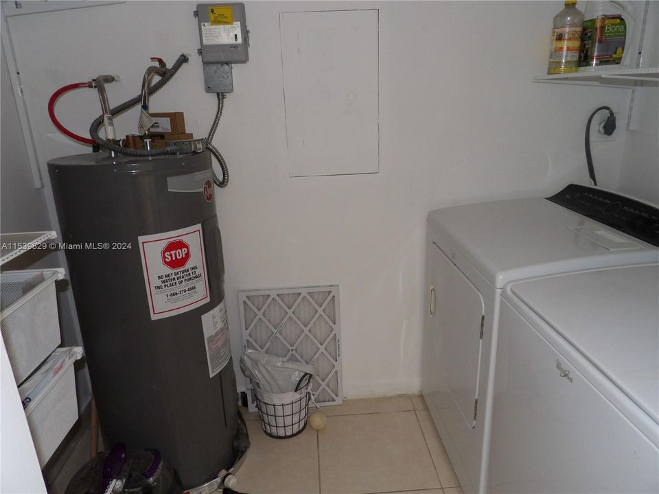 Недавно арендовано: $2,700 (2 спален, 2 ванн, 1395 Квадратных фут)