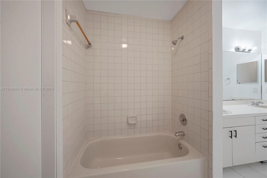 Недавно продано: $669,000 (4 спален, 2 ванн, 1898 Квадратных фут)