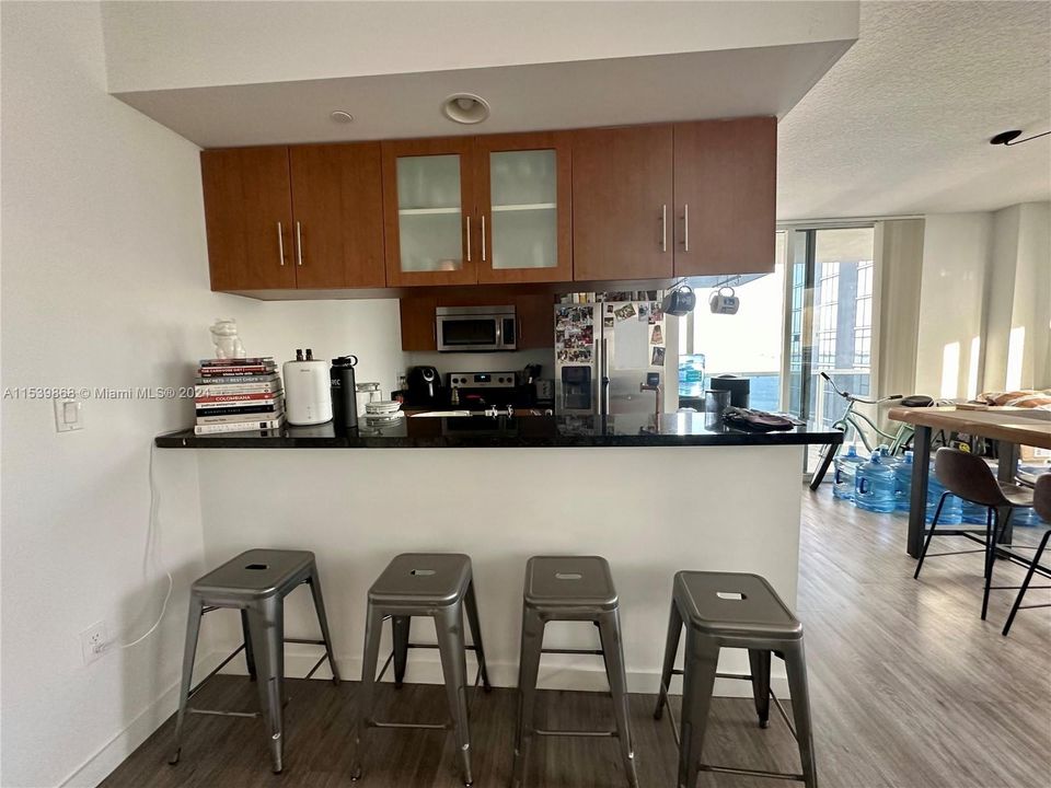 Recently Sold: $570,000 (3 beds, 2 baths, 1320 Square Feet)