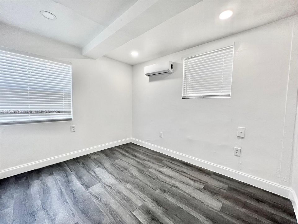 Recently Rented: $1,700 (1 beds, 1 baths, 650 Square Feet)