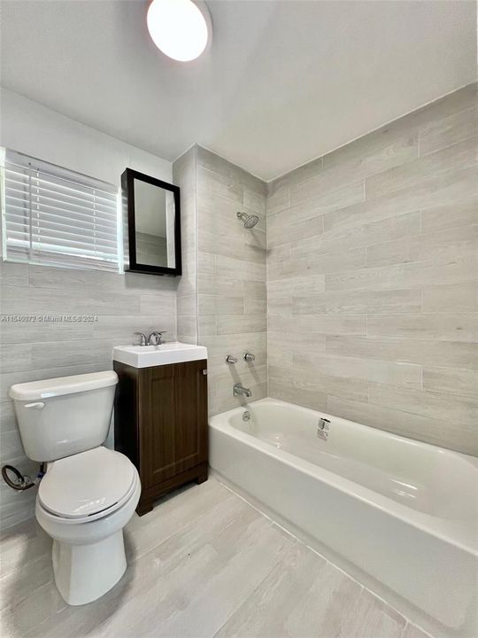 Recently Rented: $1,700 (1 beds, 1 baths, 650 Square Feet)