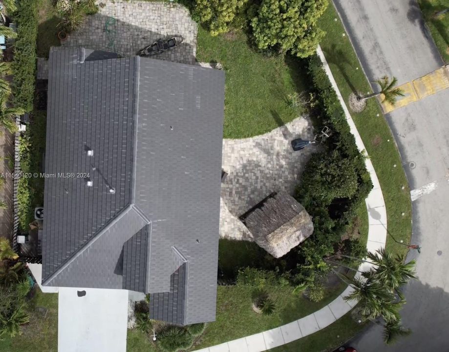 Recently Sold: $660,000 (3 beds, 2 baths, 1631 Square Feet)