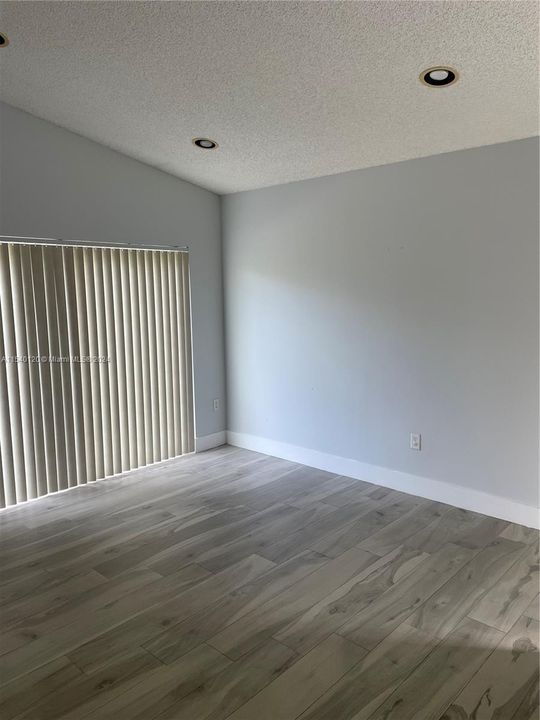 Recently Sold: $660,000 (3 beds, 2 baths, 1631 Square Feet)