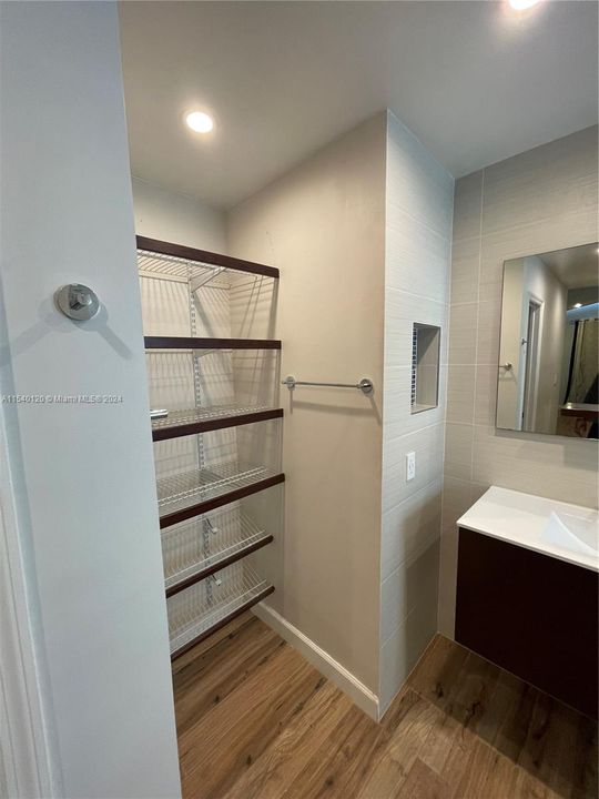 Recently Sold: $660,000 (3 beds, 2 baths, 1631 Square Feet)