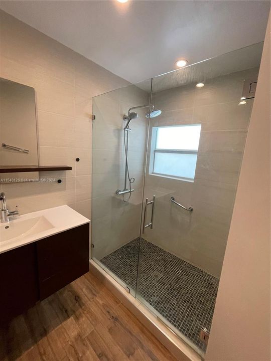 Recently Sold: $660,000 (3 beds, 2 baths, 1631 Square Feet)