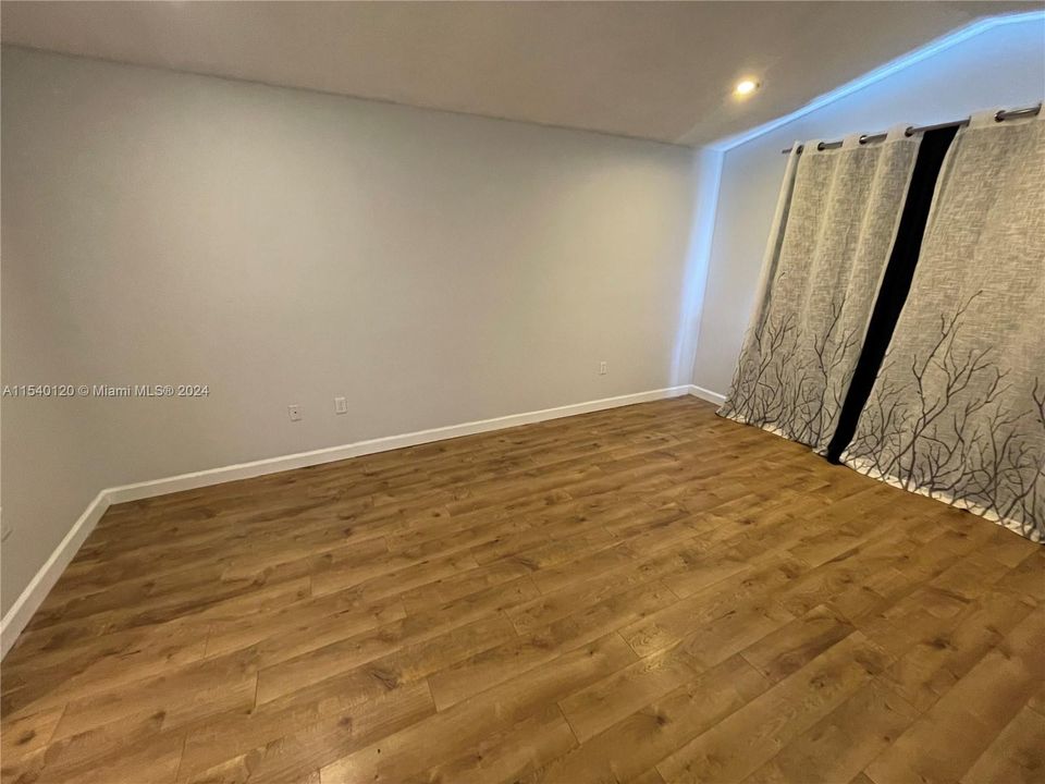 Recently Sold: $660,000 (3 beds, 2 baths, 1631 Square Feet)