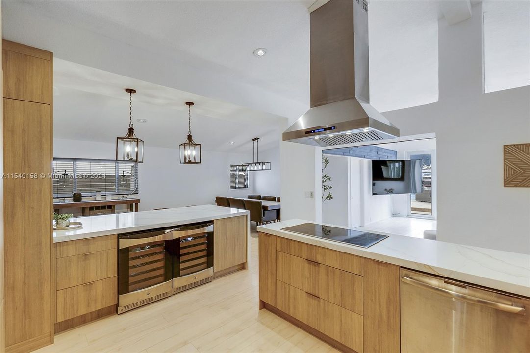Recently Sold: $2,200,000 (3 beds, 2 baths, 1808 Square Feet)