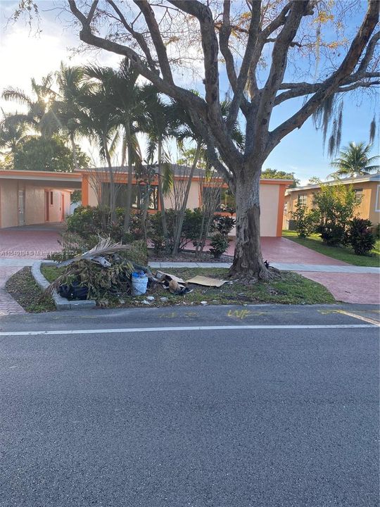 最近售出: $650,000 (3 贝兹, 2 浴室, 1395 平方英尺)