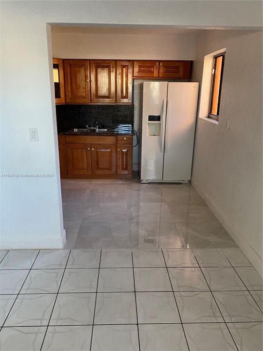 最近售出: $650,000 (3 贝兹, 2 浴室, 1395 平方英尺)