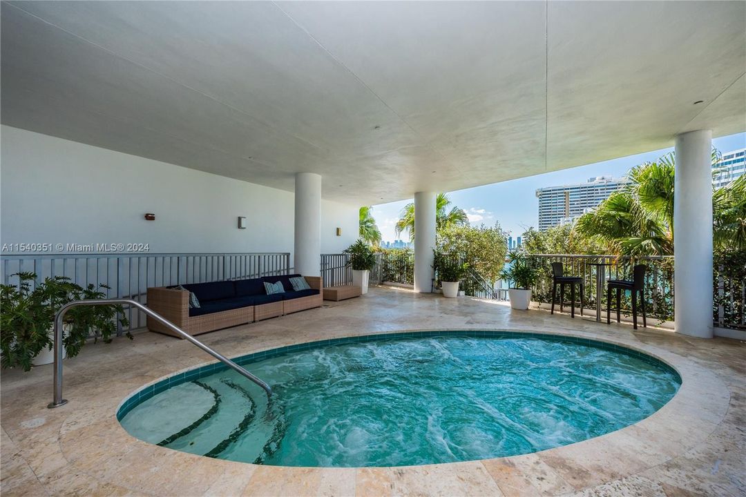 Recently Rented: $7,500 (1 beds, 2 baths, 1128 Square Feet)