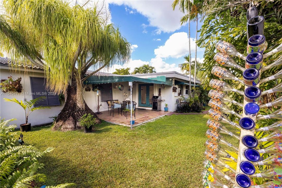 Recently Sold: $699,990 (4 beds, 2 baths, 1574 Square Feet)