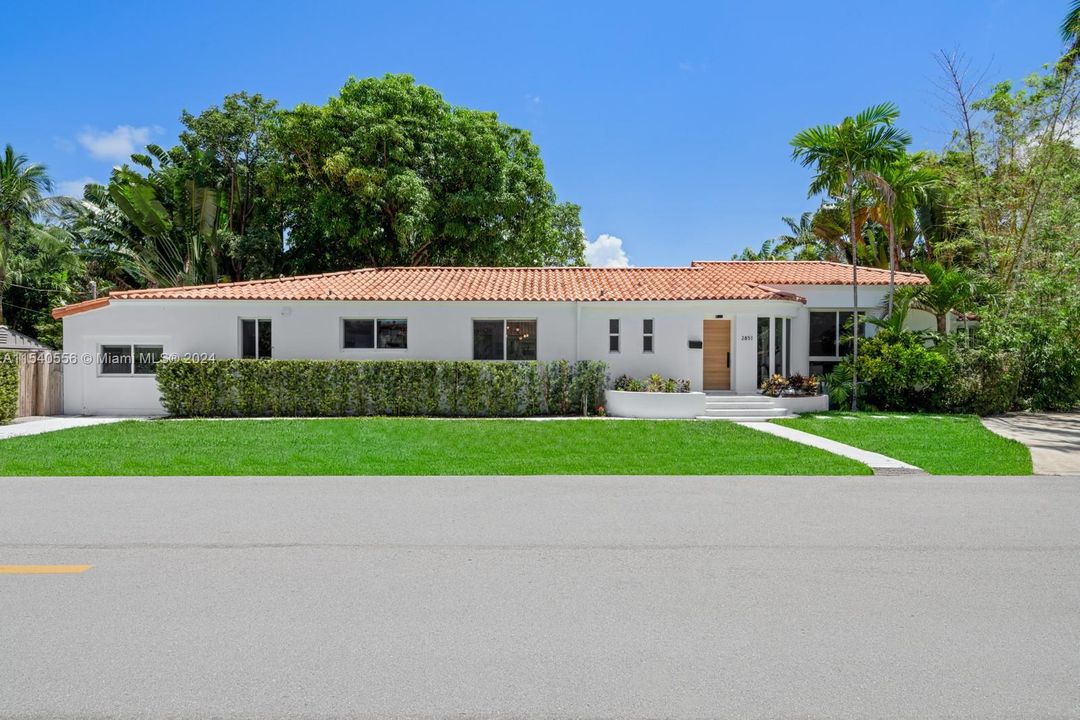 Recently Sold: $2,750,000 (4 beds, 3 baths, 2832 Square Feet)