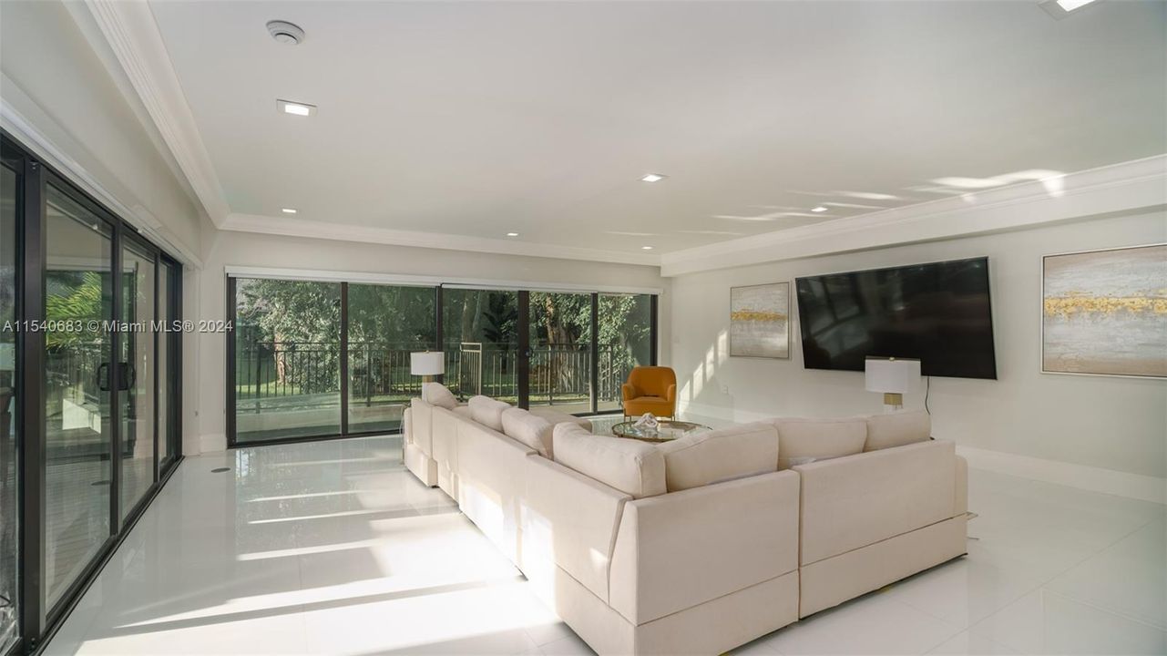 En Venta: $3,495,000 (9 camas, 6 baños, 8582 Pies cuadrados)