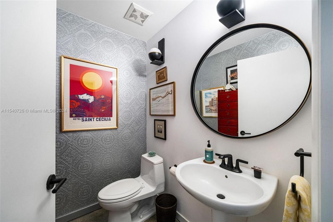 For Sale: $749,000 (1 beds, 1 baths, 1145 Square Feet)