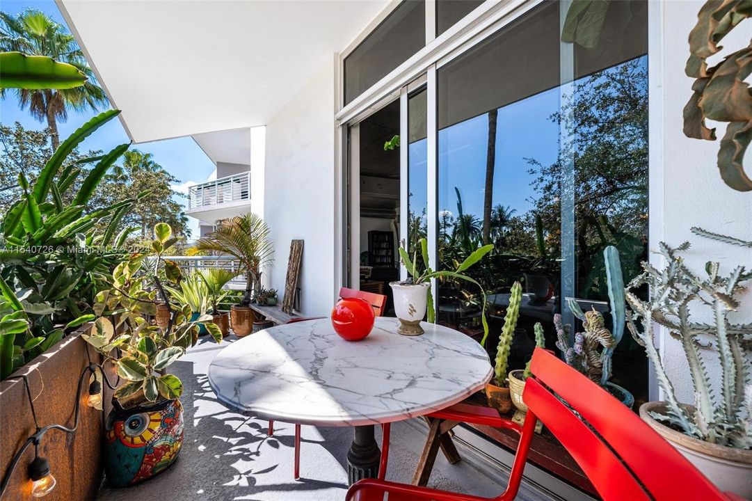 For Sale: $749,000 (1 beds, 1 baths, 1145 Square Feet)