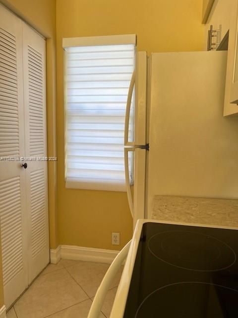 For Sale: $245,000 (2 beds, 2 baths, 825 Square Feet)