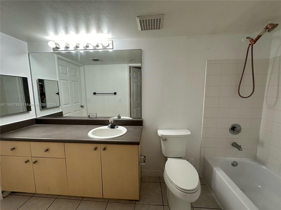 Недавно арендовано: $1,950 (1 спален, 1 ванн, 800 Квадратных фут)