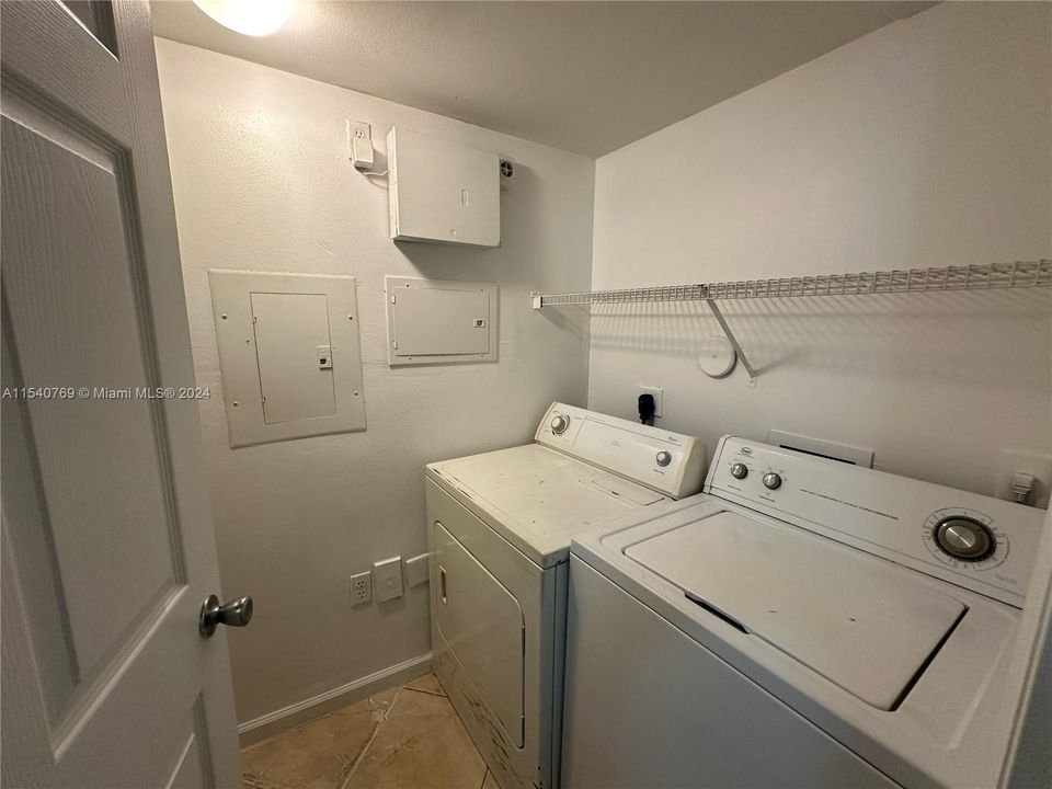 Недавно арендовано: $1,950 (1 спален, 1 ванн, 800 Квадратных фут)