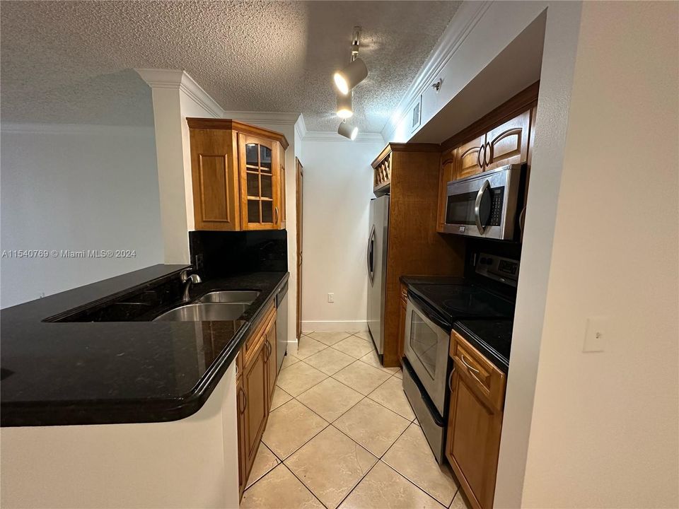 Недавно арендовано: $1,950 (1 спален, 1 ванн, 800 Квадратных фут)