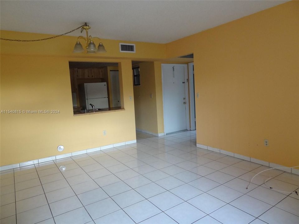 Recently Rented: $2,000 (2 beds, 2 baths, 750 Square Feet)
