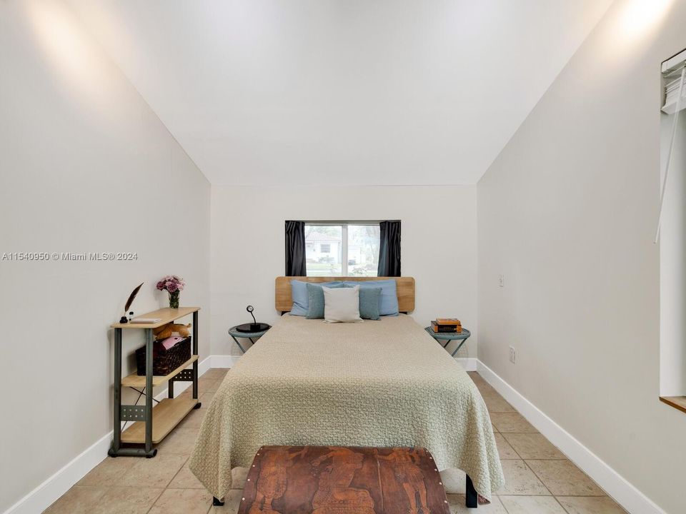 Recently Sold: $1,175,000 (3 beds, 3 baths, 1928 Square Feet)
