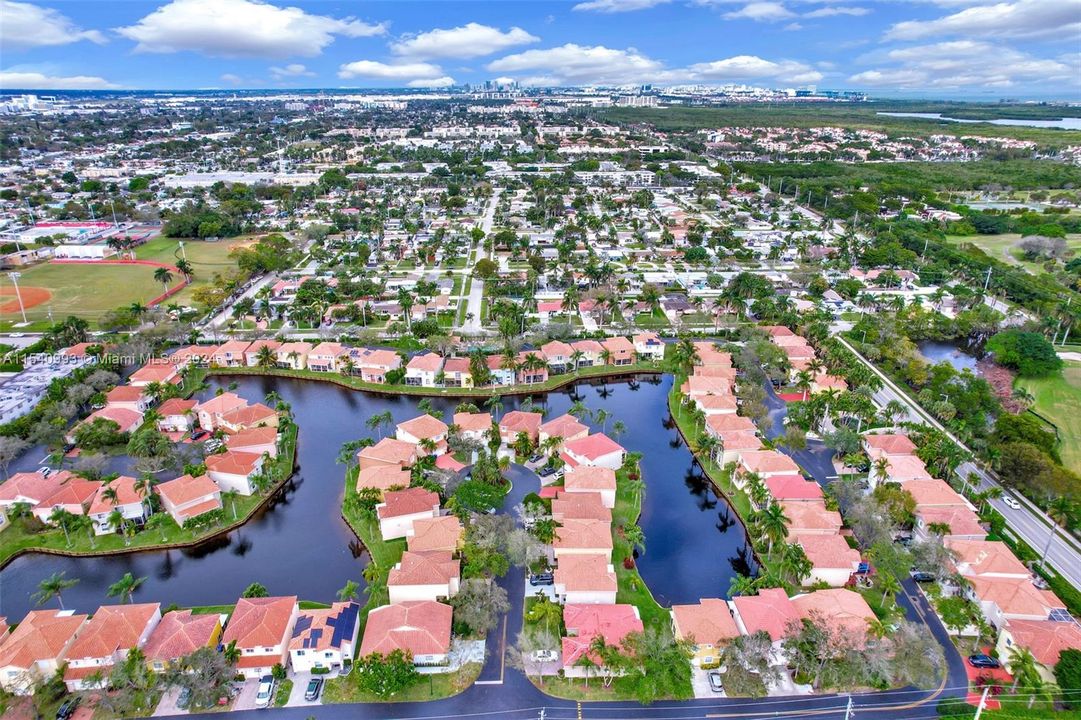 Recently Sold: $585,000 (2 beds, 2 baths, 1796 Square Feet)