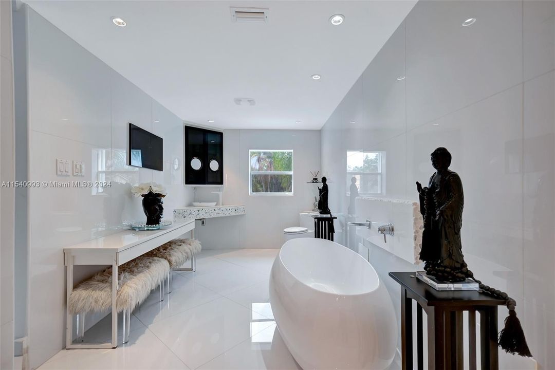 Recently Sold: $585,000 (2 beds, 2 baths, 1796 Square Feet)