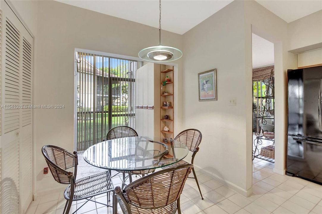 Vendido Recientemente: $489,000 (3 camas, 2 baños, 1900 Pies cuadrados)