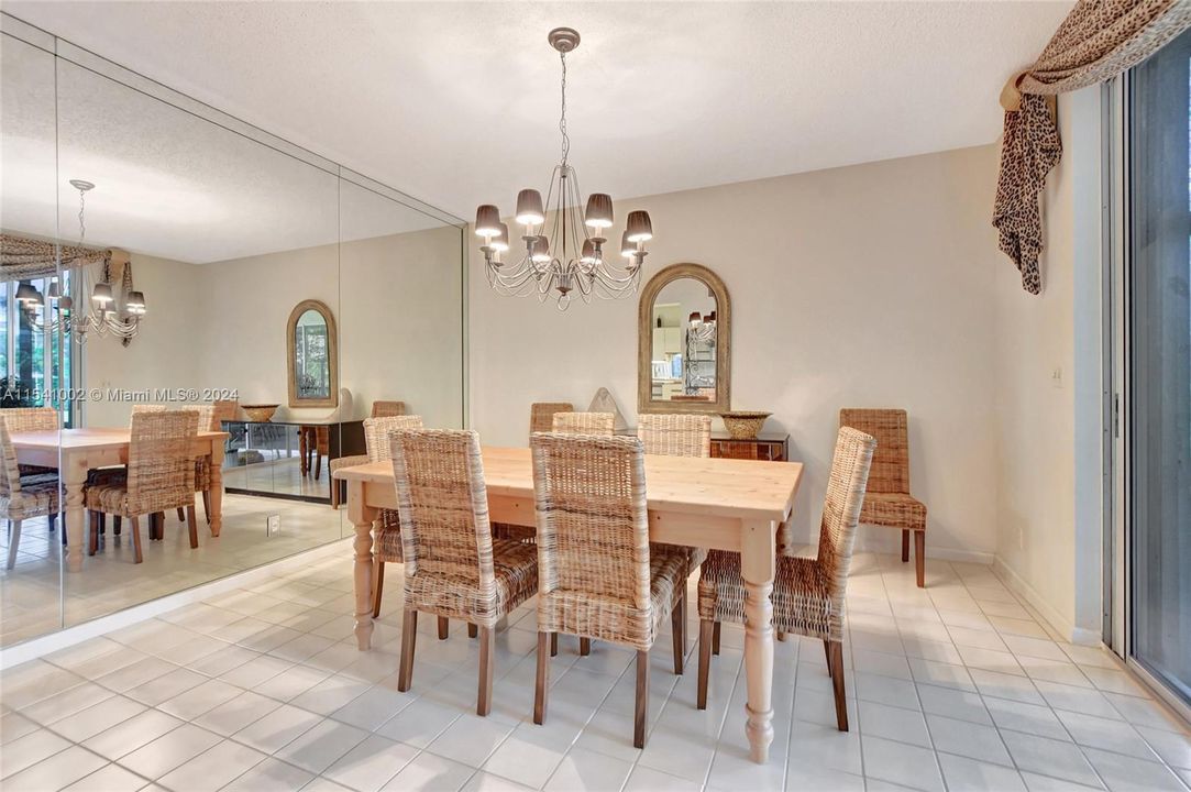Vendido Recientemente: $489,000 (3 camas, 2 baños, 1900 Pies cuadrados)