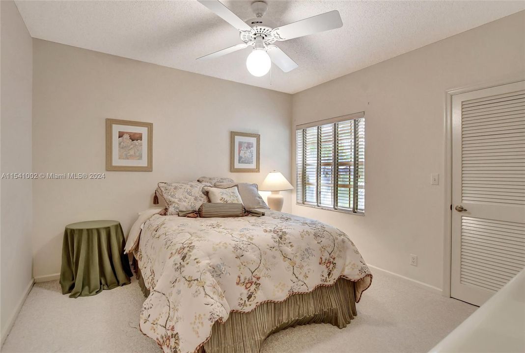 Vendido Recientemente: $489,000 (3 camas, 2 baños, 1900 Pies cuadrados)