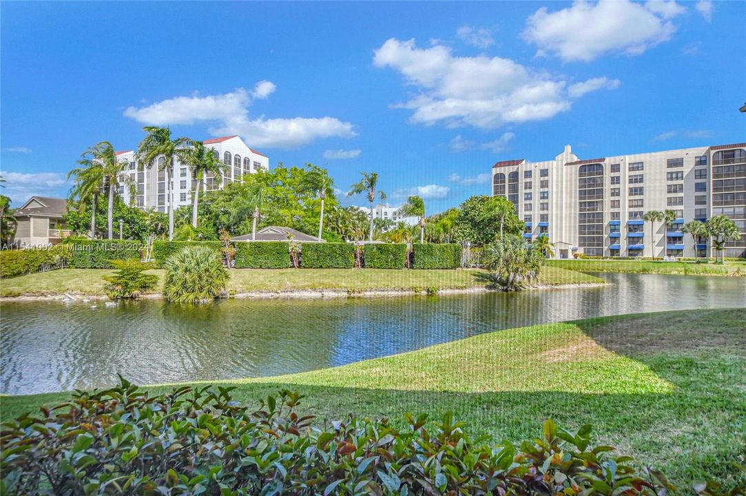 Vendido Recientemente: $489,000 (3 camas, 2 baños, 1900 Pies cuadrados)