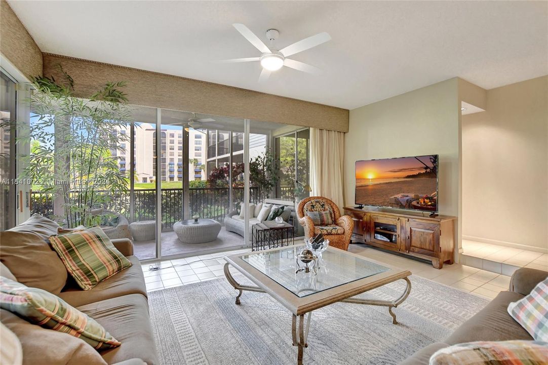 Vendido Recientemente: $489,000 (3 camas, 2 baños, 1900 Pies cuadrados)