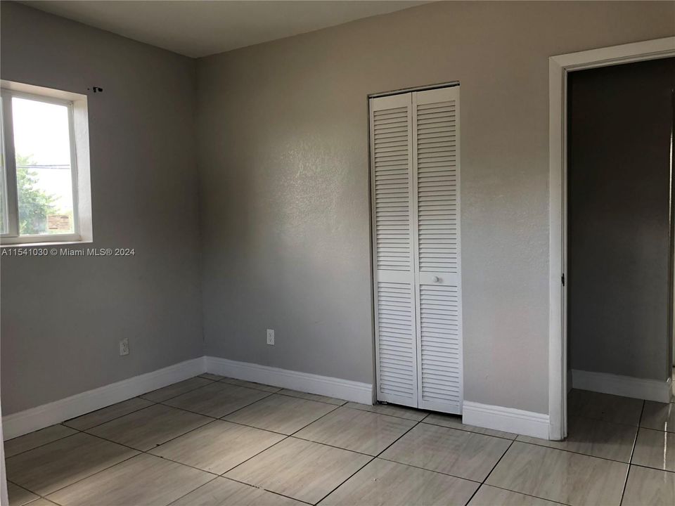 Recently Rented: $1,900 (2 beds, 1 baths, 920 Square Feet)