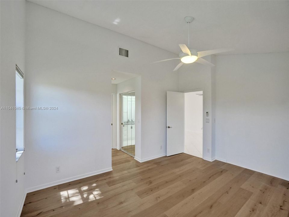 For Sale: $350,000 (2 beds, 2 baths, 1419 Square Feet)