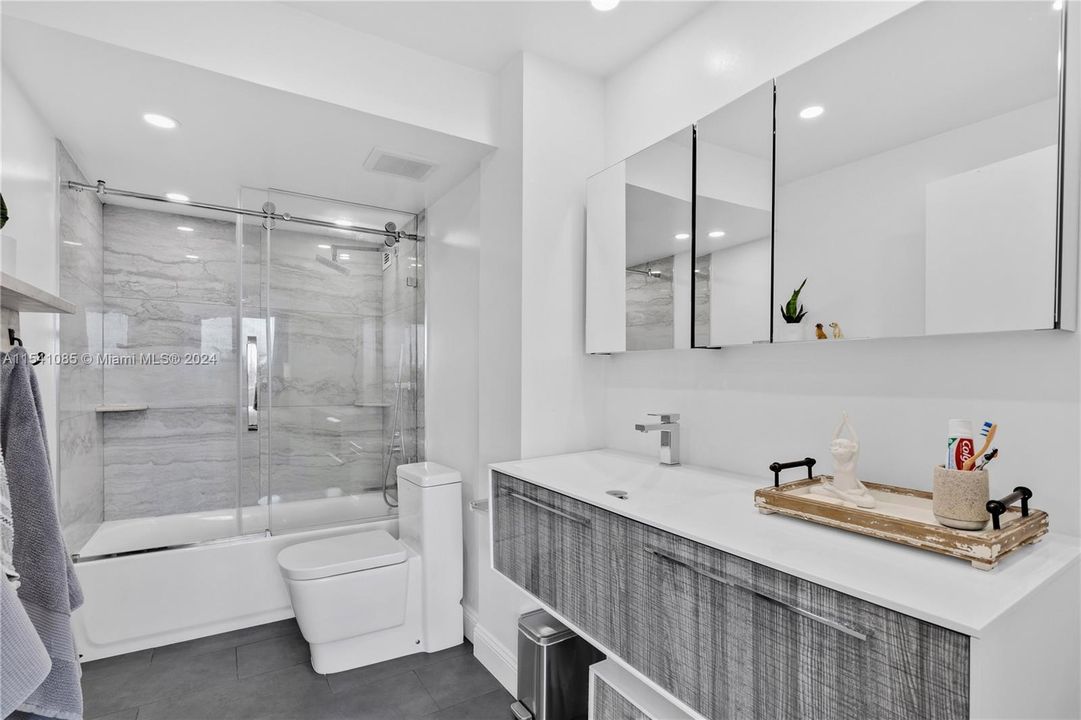 Recently Sold: $699,000 (2 beds, 2 baths, 1455 Square Feet)
