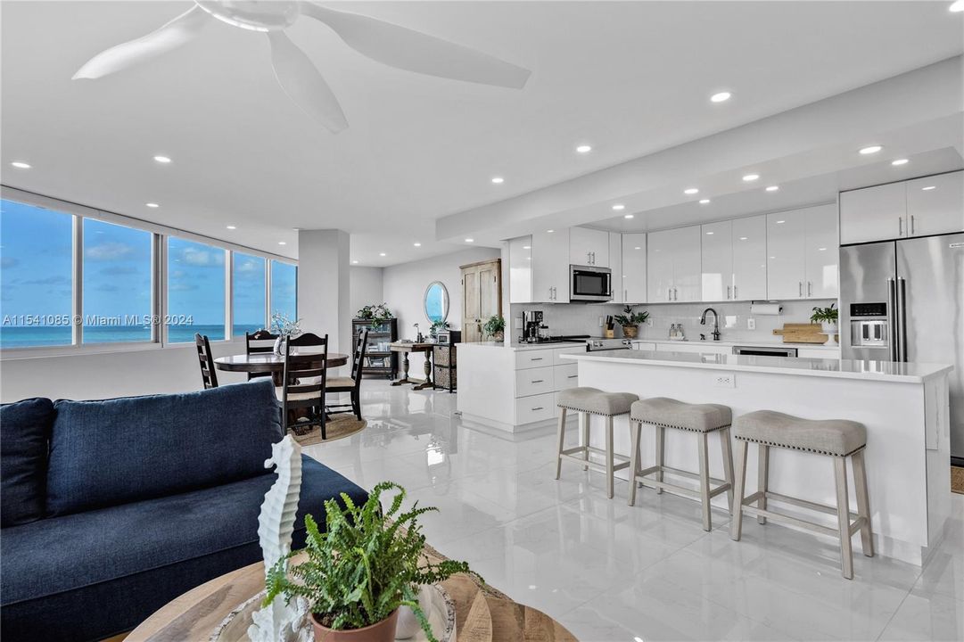 Recently Sold: $699,000 (2 beds, 2 baths, 1455 Square Feet)