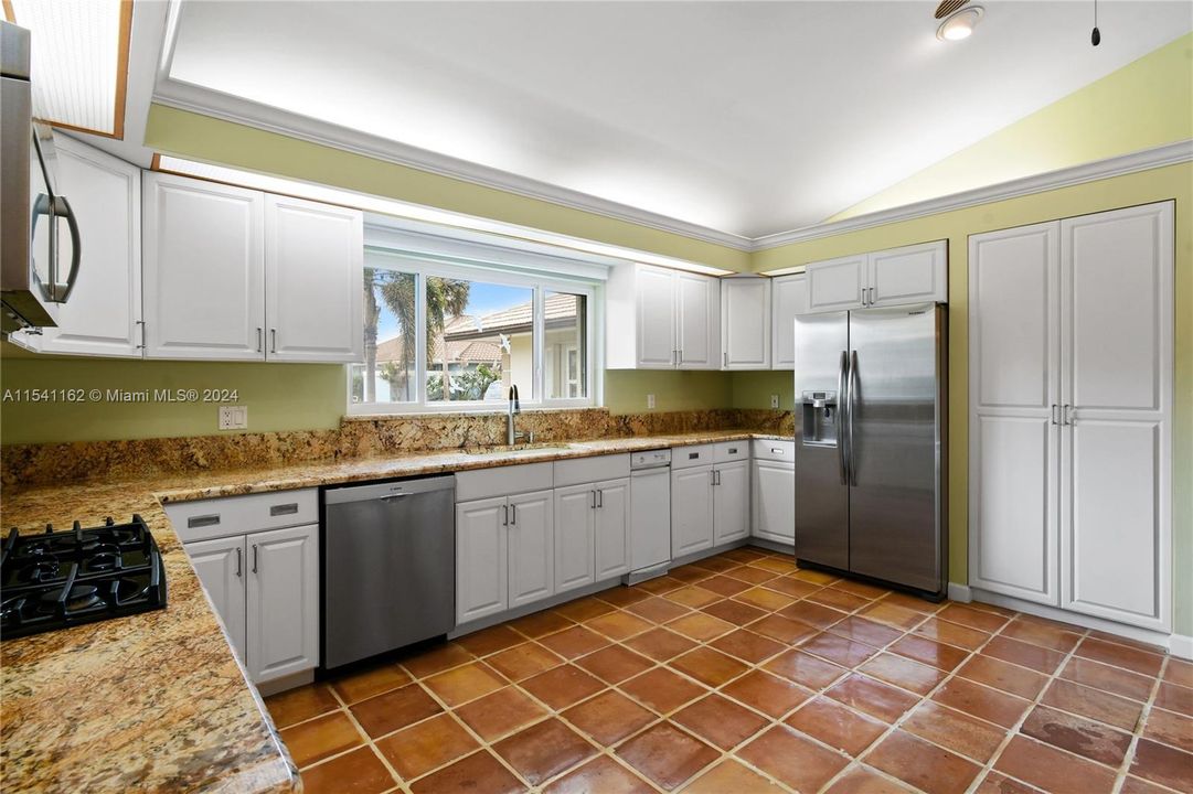 Recently Sold: $725,000 (3 beds, 2 baths, 1652 Square Feet)