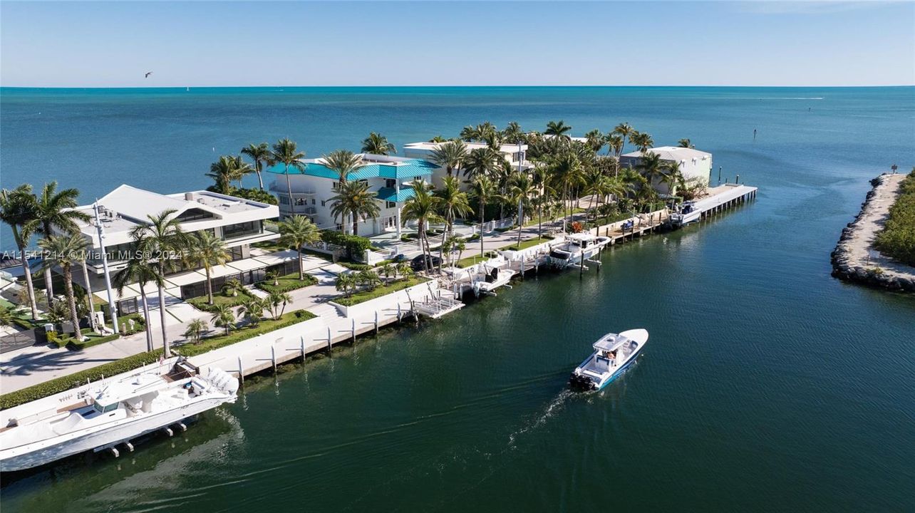 Recently Sold: $6,900,000 (3 beds, 3 baths, 0 Square Feet)