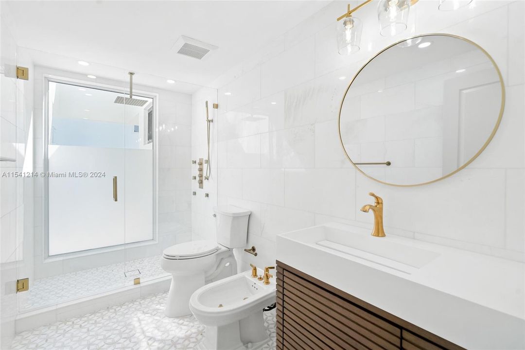 Recently Sold: $6,900,000 (3 beds, 3 baths, 0 Square Feet)