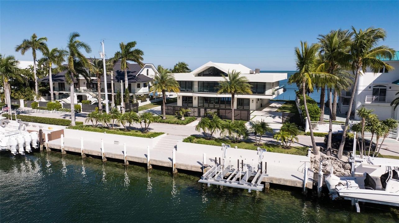 Recently Sold: $6,900,000 (3 beds, 3 baths, 0 Square Feet)