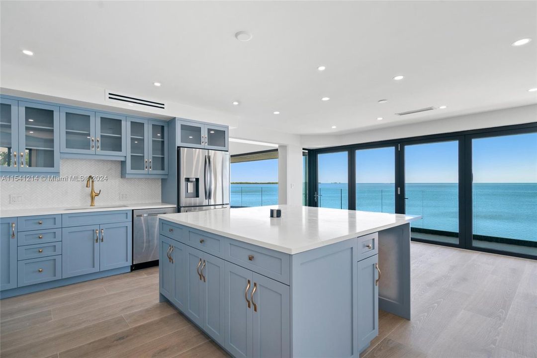 Recently Sold: $6,900,000 (3 beds, 3 baths, 0 Square Feet)