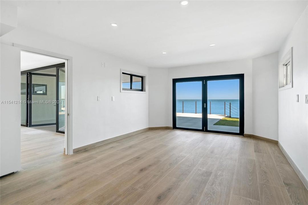 Recently Sold: $6,900,000 (3 beds, 3 baths, 0 Square Feet)