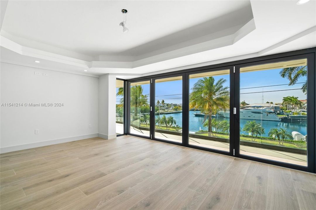 Recently Sold: $6,900,000 (3 beds, 3 baths, 0 Square Feet)