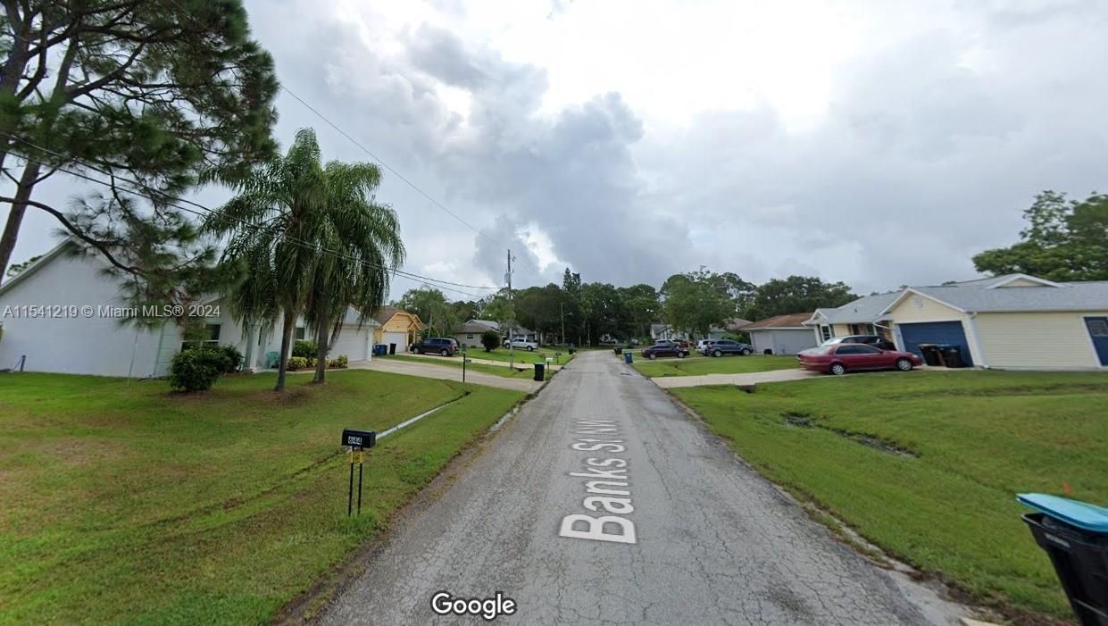 Vendido Recientemente: $54,000 (0.24 acres)