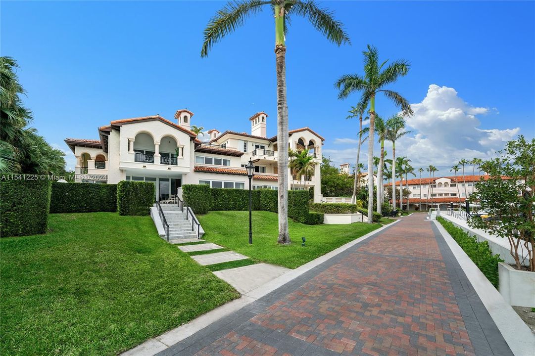 For Sale: $19,800,000 (4 beds, 4 baths, 6051 Square Feet)