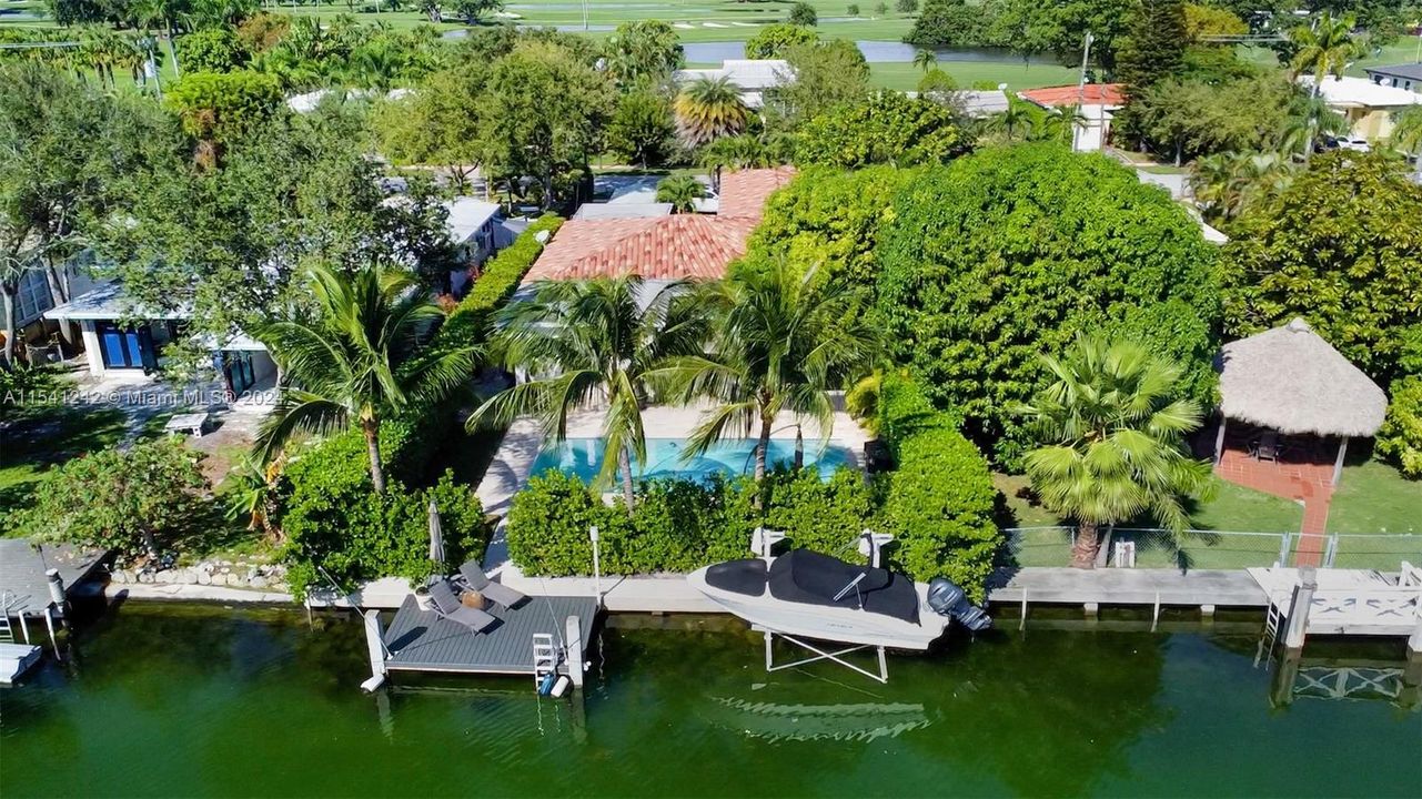 Recently Sold: $3,475,000 (4 beds, 3 baths, 2286 Square Feet)