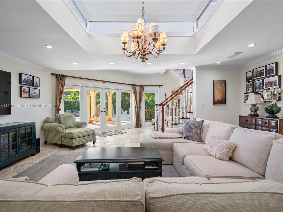 Recently Sold: $3,585,000 (4 beds, 4 baths, 4410 Square Feet)